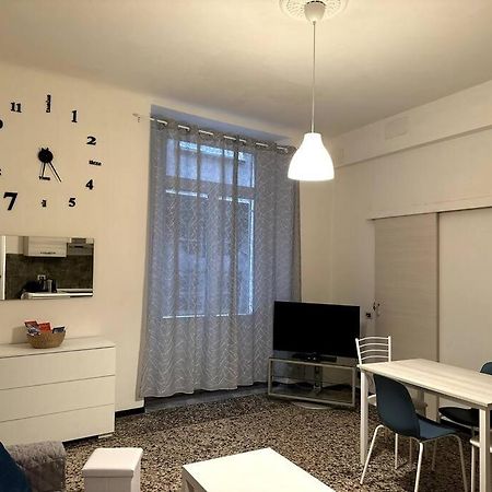 Apartament Ridi Che Ti Passa In Vico Del Fieno Genua Zewnętrze zdjęcie