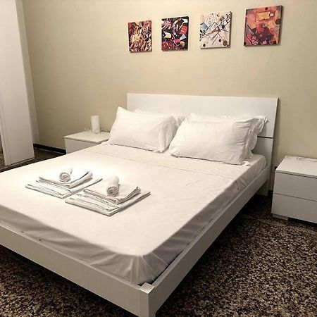 Apartament Ridi Che Ti Passa In Vico Del Fieno Genua Zewnętrze zdjęcie