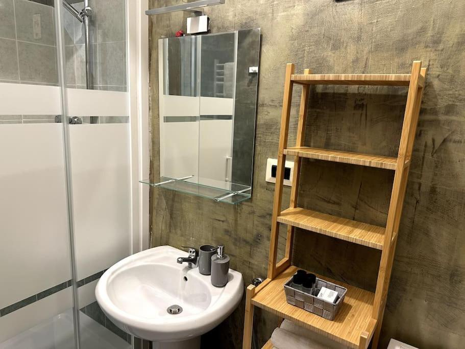 Apartament Ridi Che Ti Passa In Vico Del Fieno Genua Zewnętrze zdjęcie