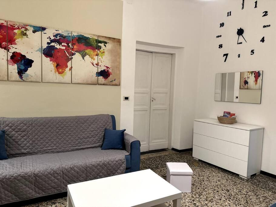 Apartament Ridi Che Ti Passa In Vico Del Fieno Genua Zewnętrze zdjęcie